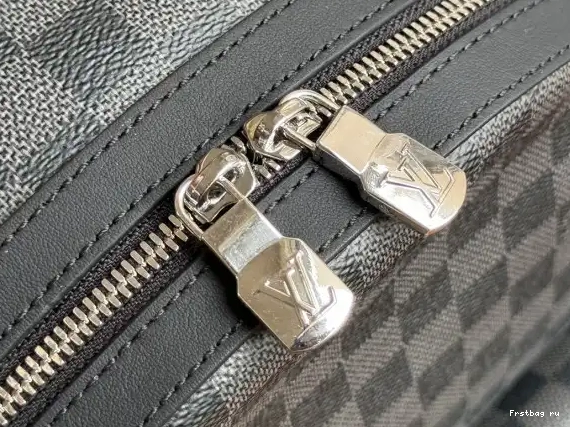 Frstbag ru VUITTON PM LOUIS Discovery Backpack 0412